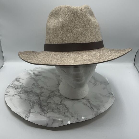 LL BEAN SIGNATURE Tan and Brown Wool Hat - Picture 2 of 7